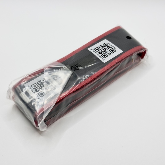 Canon 5D Mark IV Strap 1.5" - Picture 2 of 3